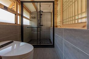 Lijiang half yard hotel