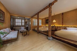 Lijiang half yard hotel