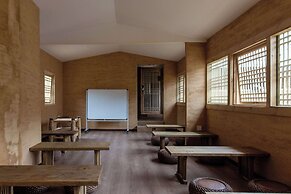 Lijiang half yard hotel