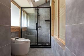 Lijiang half yard hotel