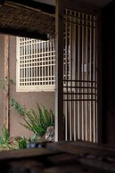 Lijiang half yard hotel