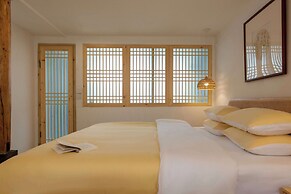 Lijiang half yard hotel