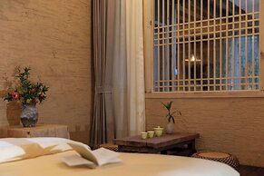 Lijiang half yard hotel