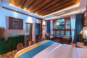 Lijiang half yard hotel