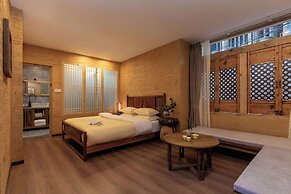 Lijiang half yard hotel