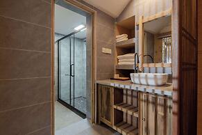 Lijiang half yard hotel