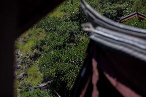 Lijiang half yard hotel