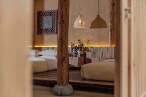 Lijiang half yard hotel