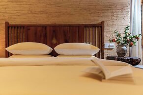 Lijiang half yard hotel