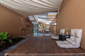 Lijiang half yard hotel