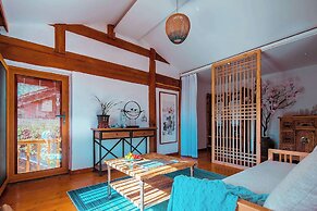 Lijiang half yard hotel