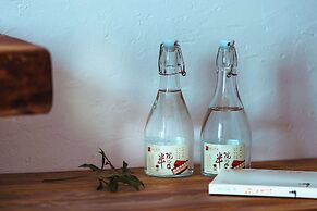 Lijiang half yard hotel