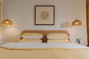 Lijiang half yard hotel