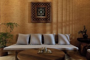 Lijiang half yard hotel