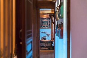 Lijiang half yard hotel