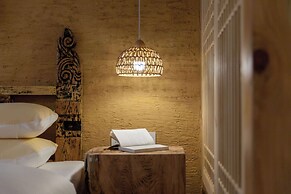 Lijiang half yard hotel