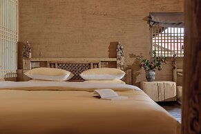 Lijiang half yard hotel