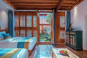 Lijiang half yard hotel