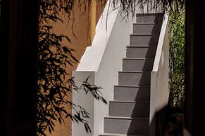 Lijiang half yard hotel