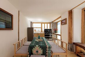 Lijiang half yard hotel