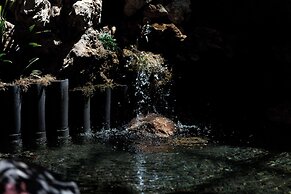 Lijiang half yard hotel