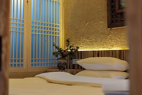 Lijiang half yard hotel