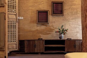 Lijiang half yard hotel