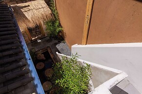 Lijiang half yard hotel