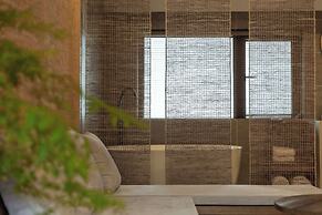 Lijiang half yard hotel