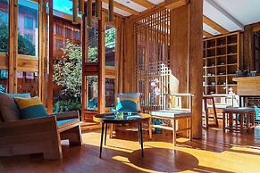 Lijiang half yard hotel