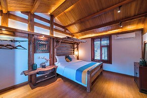 Lijiang half yard hotel