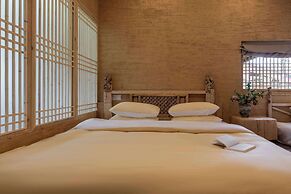 Lijiang half yard hotel