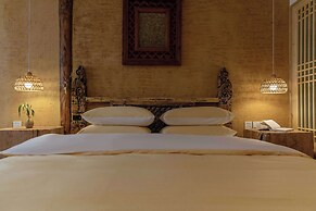 Lijiang half yard hotel