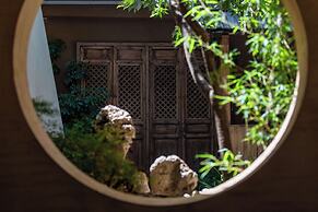 Lijiang half yard hotel