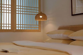 Lijiang half yard hotel