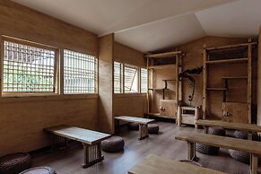 Lijiang half yard hotel