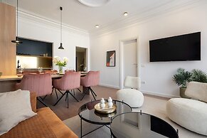 Spacious 3BR by Cismigiu Gardens