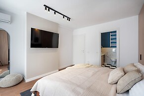 Spacious 3BR by Cismigiu Gardens