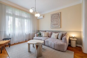 Elegant 3BR by the Romanian Athenaeum