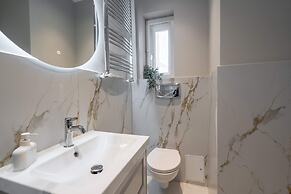 Elegant 3BR by the Romanian Athenaeum