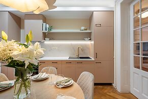 Elegant 3BR by the Romanian Athenaeum