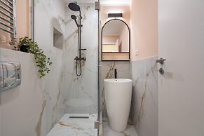 Elegant 3BR by the Romanian Athenaeum