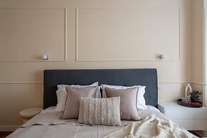 Elegant 3BR by the Romanian Athenaeum