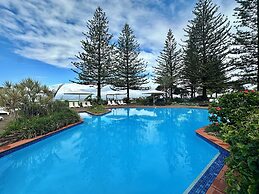 Charlesworth Nautilus Beach Resort