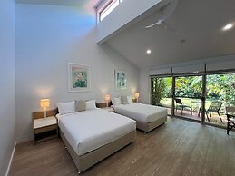 Nautilus Beach Resort by Charlesworth