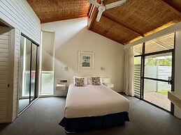 Nautilus Beach Resort by Charlesworth