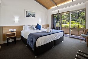 Nautilus Beach Resort by Charlesworth