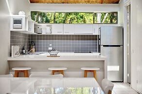 Charlesworth Nautilus Beach Resort