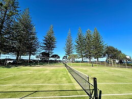 Charlesworth Nautilus Beach Resort