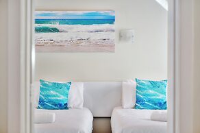 Charlesworth Nautilus Beach Resort